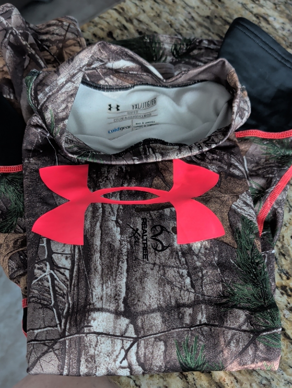 Under Armour Girl's Realtree Xtra Camo Cold Gear Long Sleeve Mock Turtleneck YXL